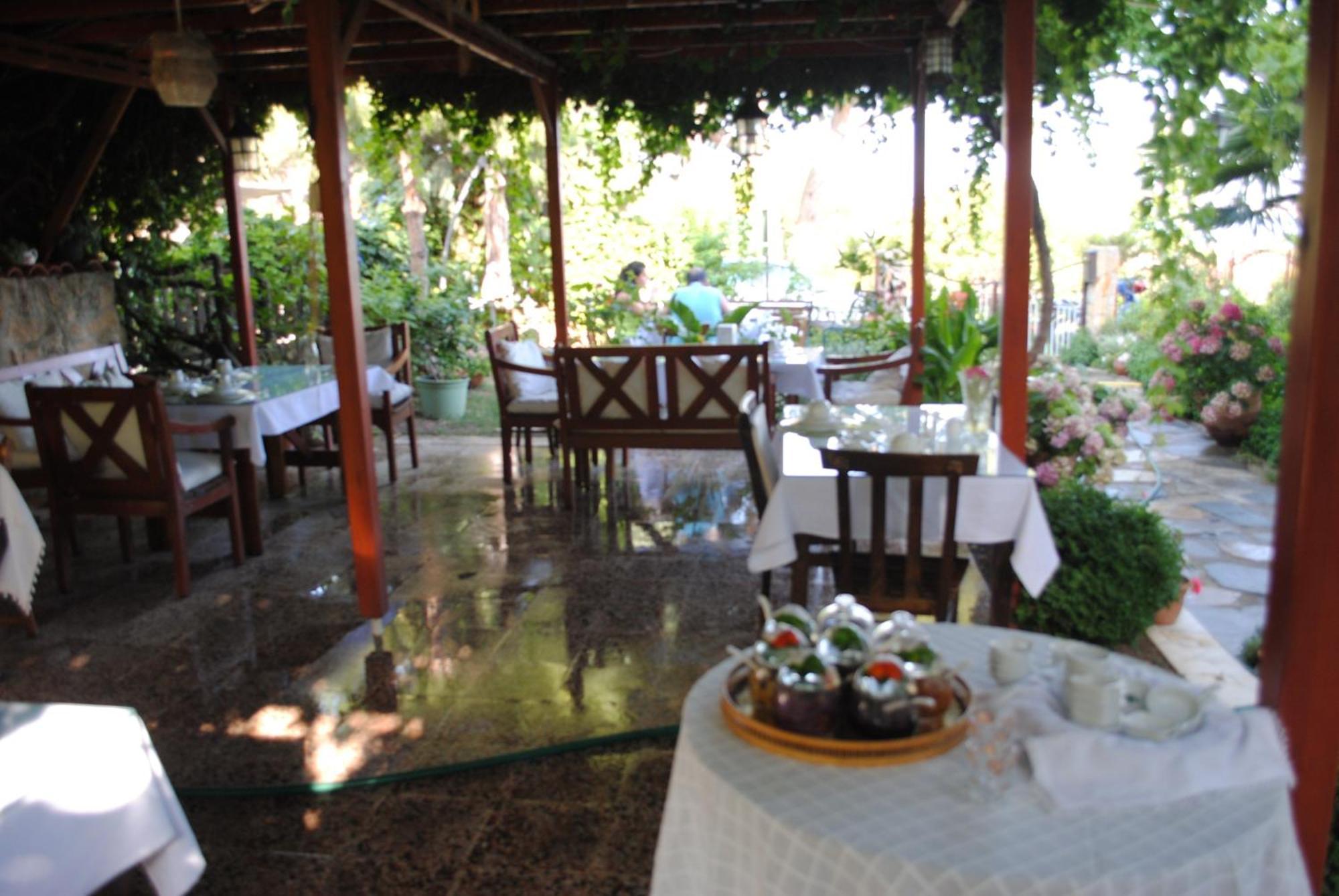 Gunebakan Taliani Hotel Айвалик Екстер'єр фото