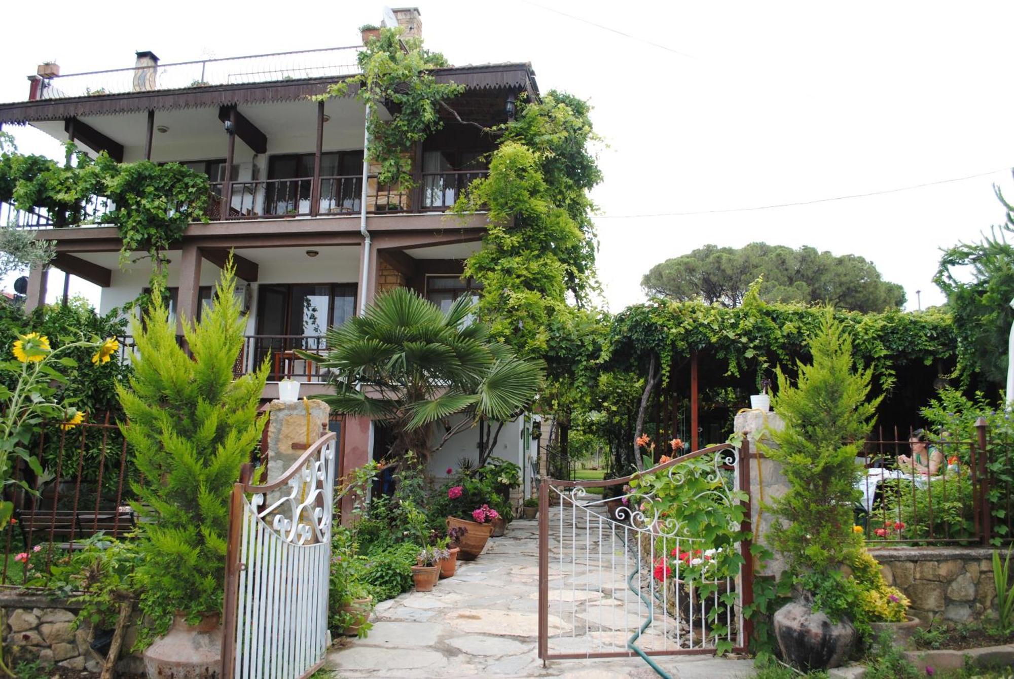Gunebakan Taliani Hotel Айвалик Екстер'єр фото