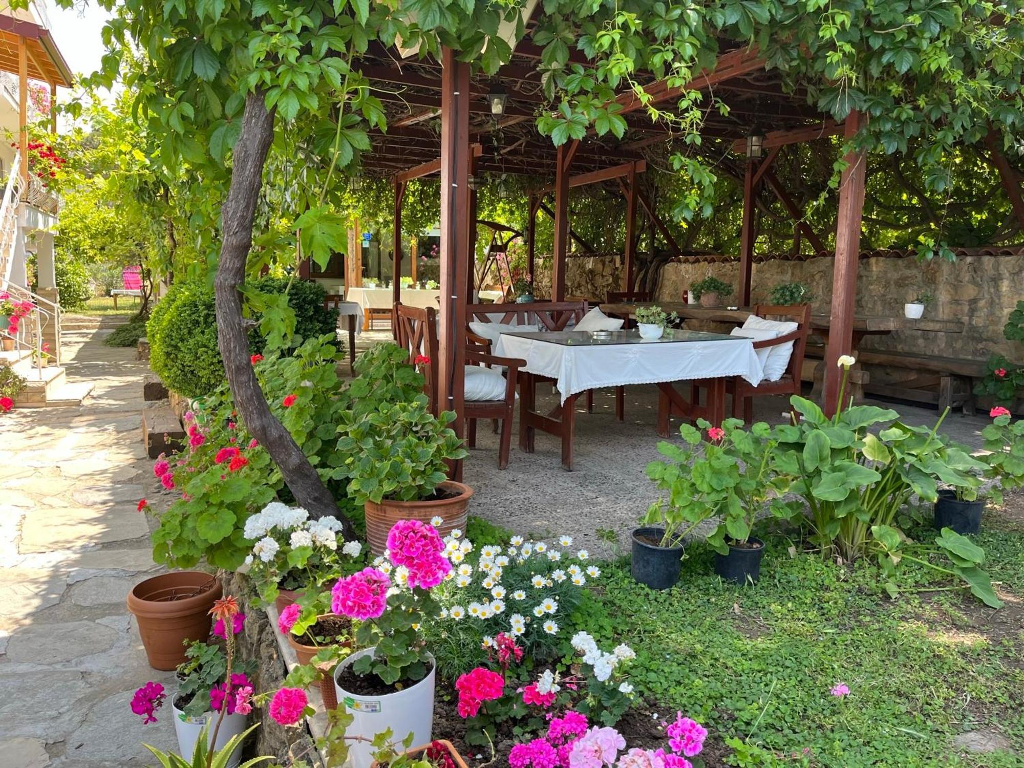 Gunebakan Taliani Hotel Айвалик Екстер'єр фото