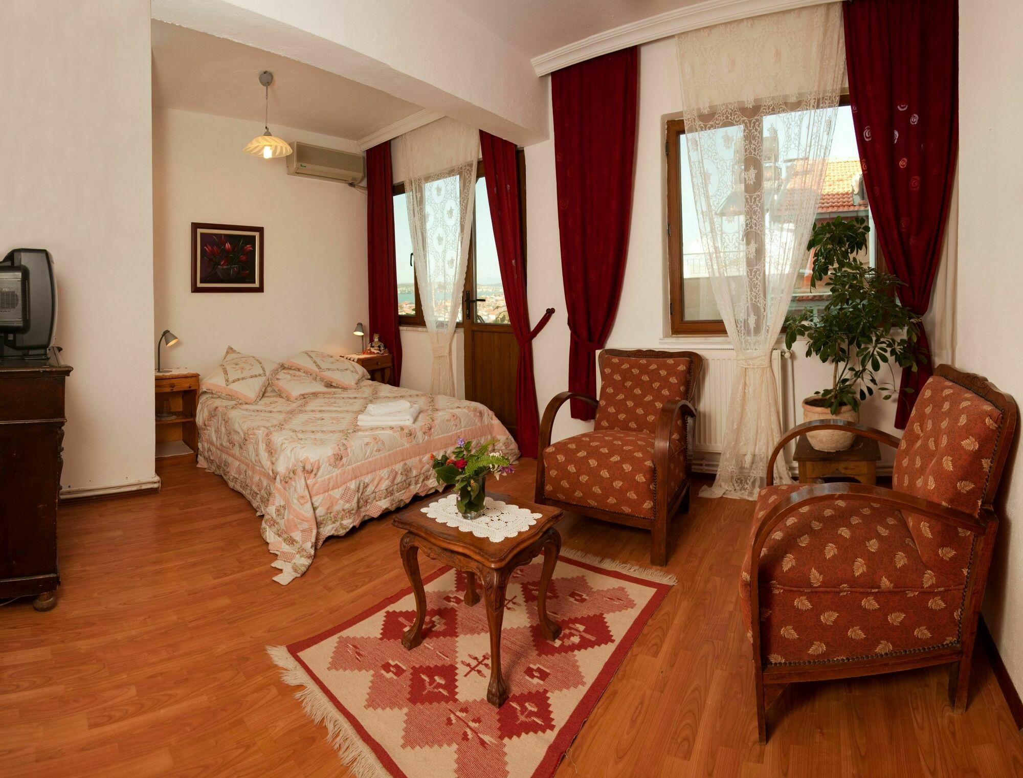 Gunebakan Taliani Hotel Айвалик Екстер'єр фото